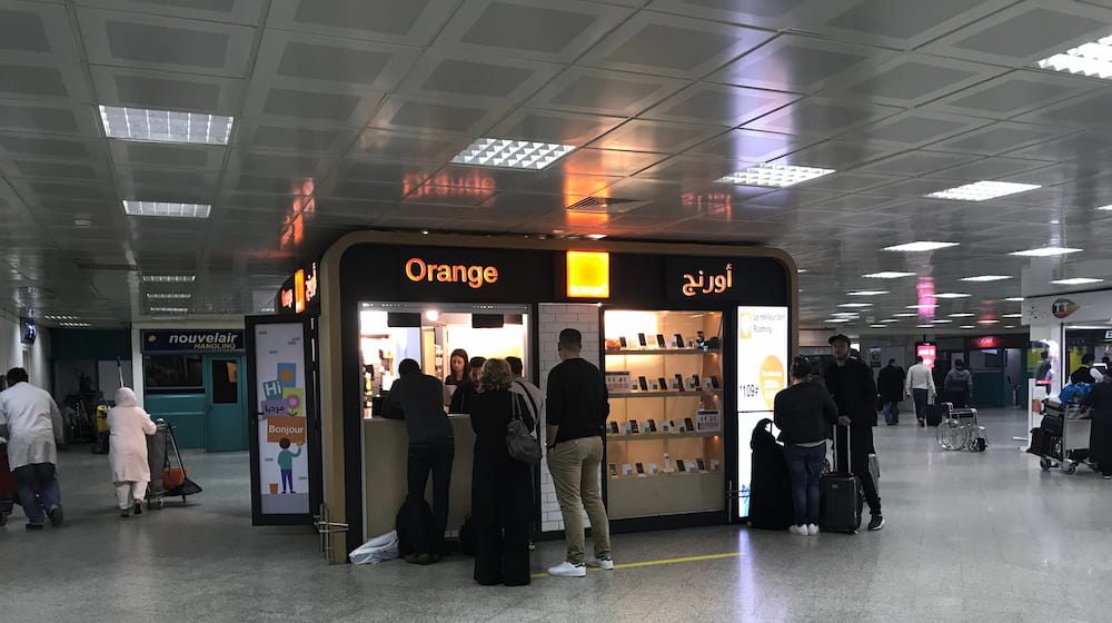 Buying Orange Tunisia SIM Card at Tunis-Carthage Airport kiosk